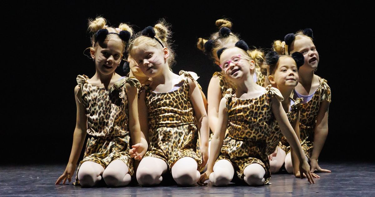 MG Dance — E MOTION